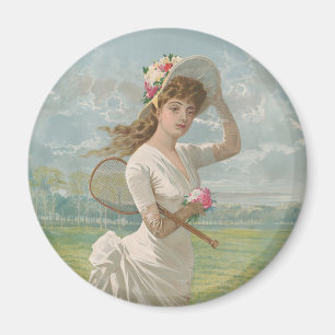 Victoriaanse Tennisdame met Gebloemde Hoed Antiek Magneet