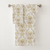 Victorian Cream Towels Elegant Damask Bathroom (En situation)