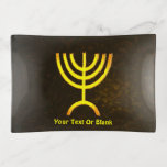 Vide-poche Flamme de Menorah<br><div class="desc">Un rendu numérique brun et or de la menorah juive à sept branches (hébreu : מְ נ וֹ רָ ‎). Ajoutez notre propre texte. La menorah à sept branches, utilisée dans le sanctuaire portatif mis en place par Moïse dans le désert et plus tard dans le Temple de Jérusalem, est...</div>