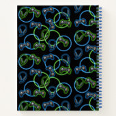 Videospel Neon Blauw & Groen Patroon Monogram Notitieboek (Achterkant)