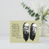 vieille chaussures de course carte postale (Debout devant)