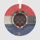 Vieille guitare acoustique avec le drapeau croate (dos)