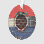 Vieille guitare acoustique avec le drapeau croate (devant)
