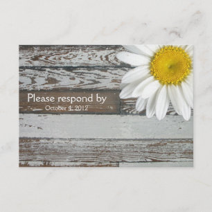 Vieille marguerite en bois RSVP avec l'enveloppe