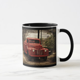 Vieille tasse de café rouge de Firetruck