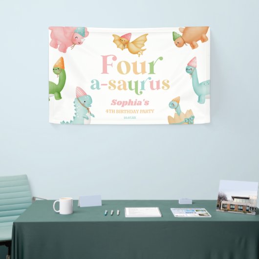 Vier A-Saurus Dinosaurus 4e Verjaardagsfeest Spandoek (Beurs)