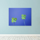 Vier bladklavers canvas afdruk (Insitu (Houten vloer))