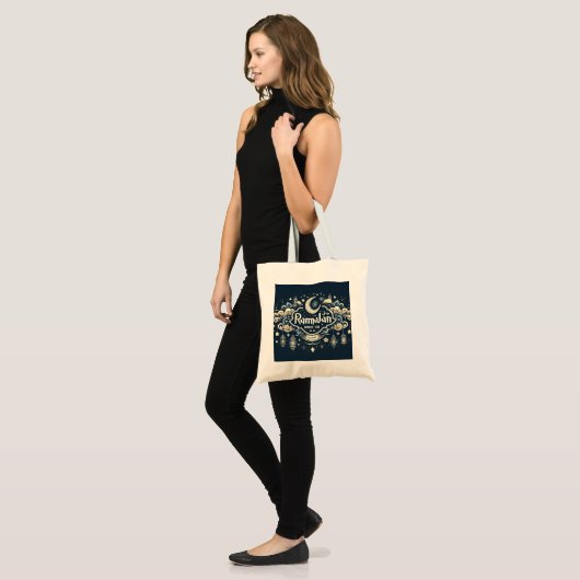Vier de ramadan met Ramadan ModeOn Tote Bag (Voorkant (model))