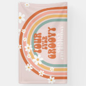 Vier Ever Groovy Retro Rainbow Daisy Birthday Spandoek (Verticaal)