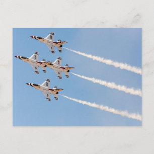Vier F-16 Thunderbirds vliegen in dichte formatie Briefkaart