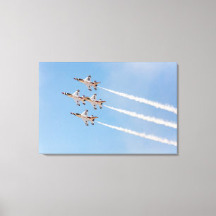 Vier F-16 Thunderbirds vliegen in dichte formatie Canvas Afdruk