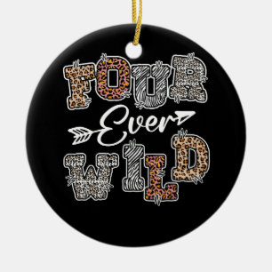 Vier jaar oude Safari Lop Keramisch Ornament