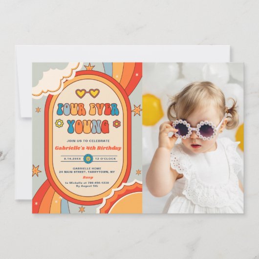 Vier Jong Groovy Retro Regenboog Verjaardag Kaart (Voorkant)