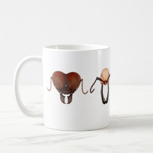 Vier mieren op een mok (Links)