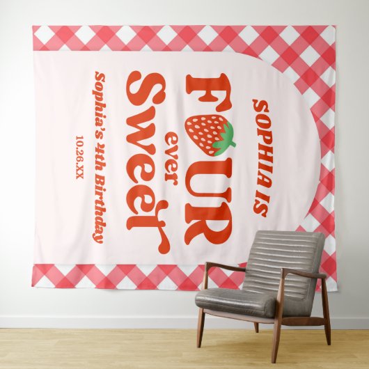 Vier ooit zoete aardbei 4e verjaardag partij wandkleed (In Situ (horizontaal))