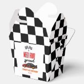 Vier snelheids-rode-raderauto's van vierde verjaar bedankdoosjes (Geopend)