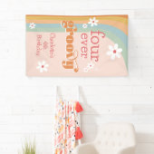 Vier van de vierde verjaardag van Groovy White Dai Spandoek (Insitu)