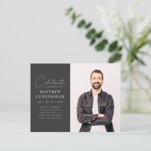 Viering van zijn prachtige leven Moderne Eenvoudig Uitnodiging Briefkaart (Staand voorkant)