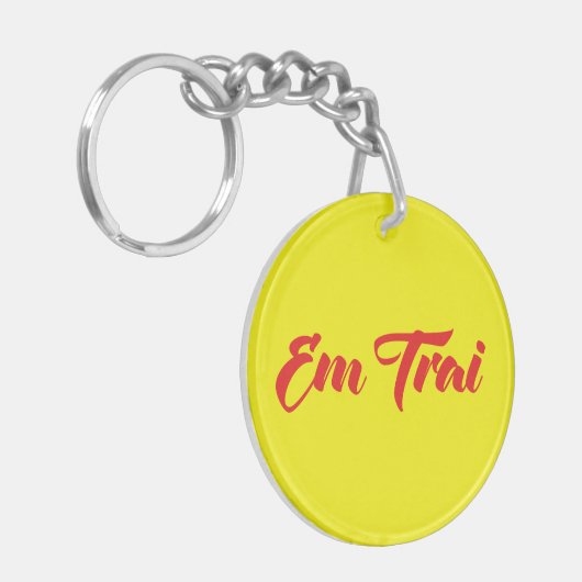 Vietnamees (jong) Broeder - Em Trai ~ Tipragng Vik Sleutelhanger (Voorkant Links)