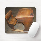 Vieux bureau d'école et tapis de souris en bois de (Avec souris)