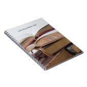 Vieux livres avec lunettes (Côté Droit)