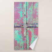 Vieux mur peint en vert avec une texture rouille.  (Serviette de bain)