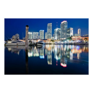View of skyline met reflectie in water, Miami Perfect Poster