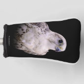 Vignetted Portret van een Inquisitive Saker Falcon Golfheadcover (Voorkant)