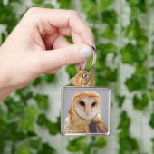 Vignetted Profiel van een Serene Barn Owl Sleutelhanger (Hand)