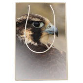 Vignetted Profile of a Peregrine Falcon Medium Cadeauzakje (Voorkant)