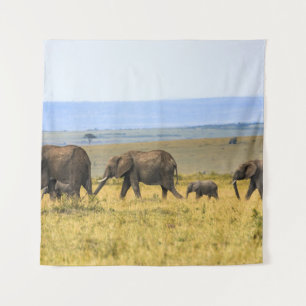 VIJF ELEPHANTS OP BROWN GRASS WANDKLEED