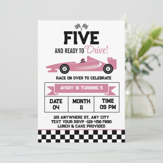 Vijf en klaar om meisje 5e verjaardagsfeestje te r kaart (Staand voorkant)