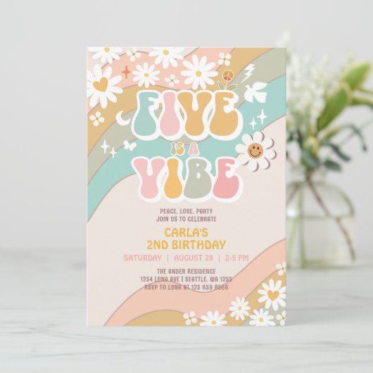 Vijf is een Vibe Daisy Hippie Groovy Retro Verjaar Kaart (Staand voorkant)
