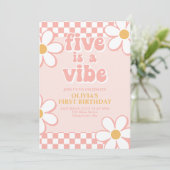 Vijf is een Vibe Retro Check Pink Daisy Kaart (Staand voorkant)