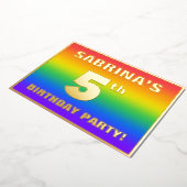 Vijfde verjaardag: Fun, kleurrijk regenboogpatroon Folie Uitnodiging (Gedraaid)