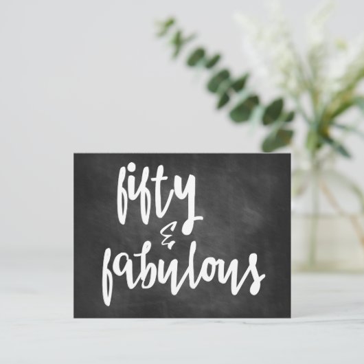Vijftig en verbazingwekkend - 50e Birthday Chalkbo Briefkaart (Staand voorkant)