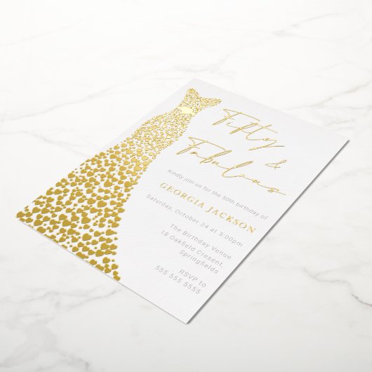 Vijftig & Fabulous Jurk 50e verjaardag Echt Goud Folie Uitnodiging (Gedraaid)