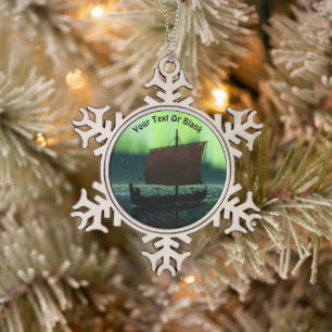 Viking Ship under Northern Lights Tin Sneeuwvlok Ornament