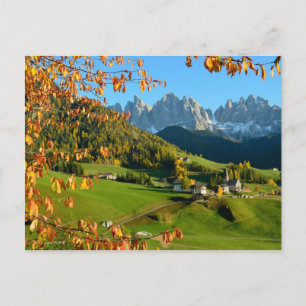 Village de Dolomites en automne carte postale