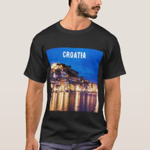 Ville croate Sibenik à la nuit T-Shirt