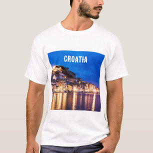 Ville croate Sibenik à la nuit T-Shirt