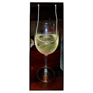 Vin blanc réfrigéré sur un Sac fourre-tout à vin