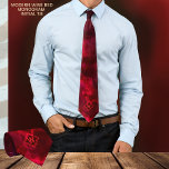 Vin moderne unique Monogramme rouge Cravate initia<br><div class="desc">Découvrez cette cravate géniale pour lui sur un design vin rouge-bordeaux avec un monogramme qui peut être facilement mis à jour. C'est une cravate unique qui a été peinte à la main. Cette cravate moderne et chic unique s'ajoutera à son costume d'affaires pour votre père, petit ami, frère ou père....</div>