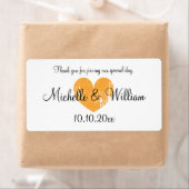 Vin ou bouteille d'eau de coeur orange étiquettes  (En situation)