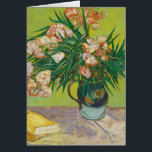 Vincent Van Gogh Oleanders Carte d'art impressionn<br><div class="desc">Belle oeuvre de 1888 du célèbre impressionniste Vincent Van Gogh. Cet impressionnisme floral présente des fleurs d'Oleandre dans un vase sur une table avec des livres jaunes sur un arrière - plan vert agréable.</div>