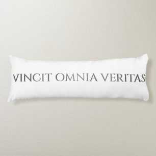 VINCIT OMNIA VERITAS BODY KUSSEN