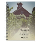 Vineyard en Rustic Red Barn Wedding Notitieboek (Voorkant)
