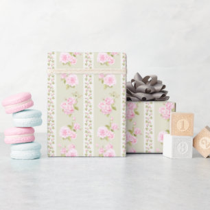 Vintage bloemmotief saliegroen cadeaupapier