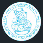 Vintage Christmas SnowMan Blue Ink Adresse de reto<br><div class="desc">autocollant d'adresse de retour de la famille de Noël avec votre nom et adresse en encre bleue typographie stylisée avec un joli bonhomme de neige de Noël dessiné à la main sur un arrière - plan blanc. Ajoutez simplement votre nom et votre adresse. Conçu exclusivement pour vous par Happy Dolphin...</div>