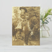 VINTAGE COWGIRL WESTERN PARTY INVITATION (Debout devant)